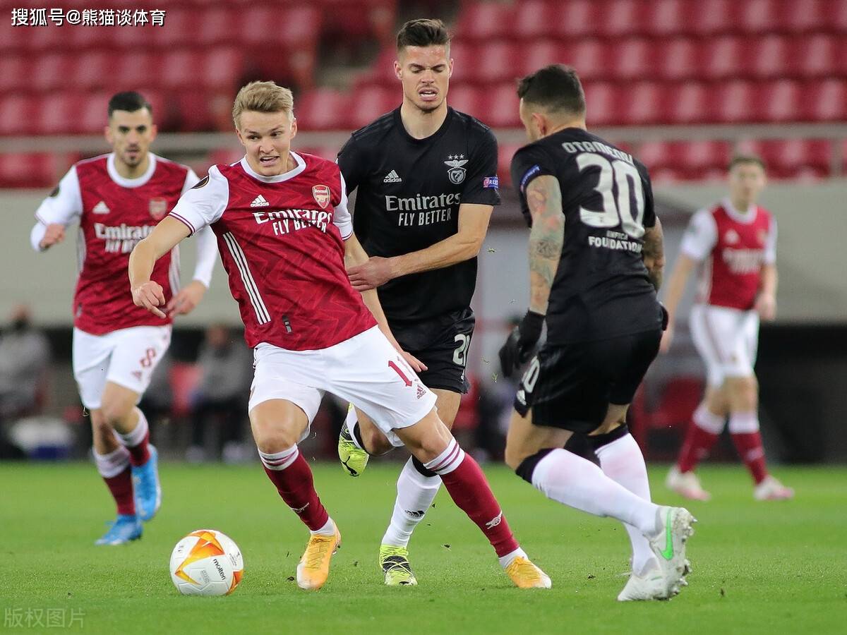 九游体育APP-离谱！哈登与90激战塞尔维亚队分钟洛杉矶湖人更衣室发声备战欧联，本菲卡关键时刻回应争议