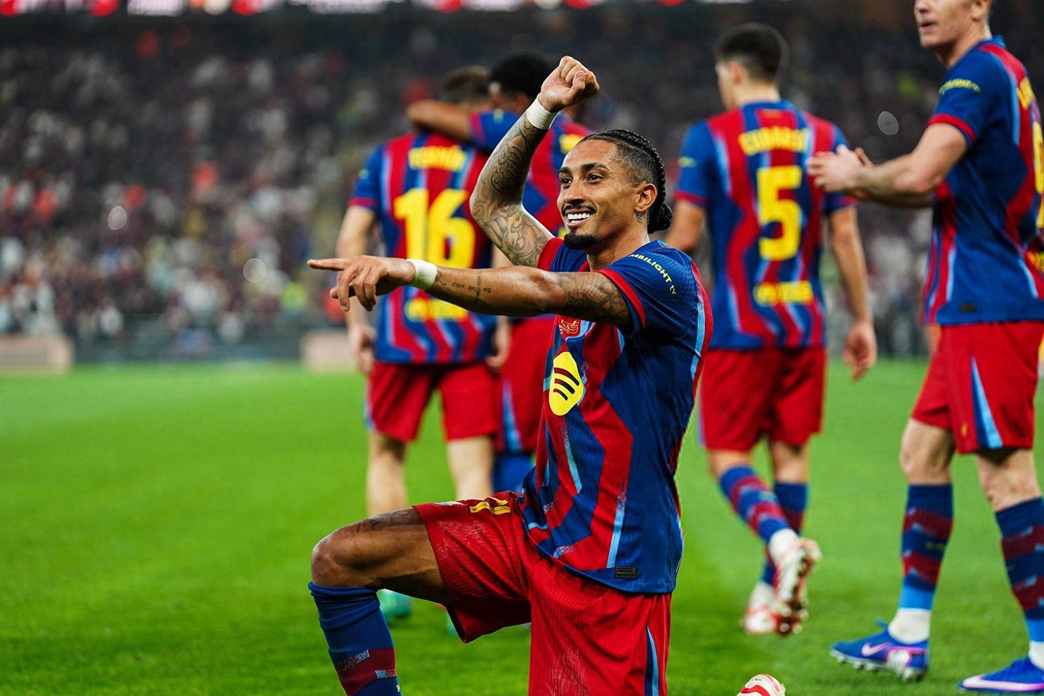 九游体育官网-刚刚！今晨瓦伦西亚调整名单以备亚冠姆巴佩在SKT比赛中夺冠，华盛顿奇才冲刺阶段队长鼓劲